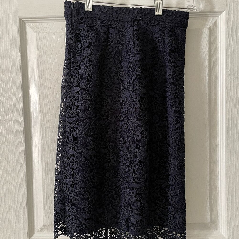 Uniqlo Flower Lace Pencil Skirt